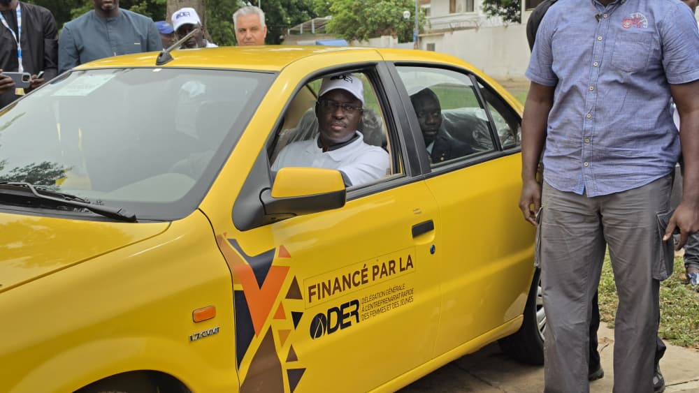 DER/FJ : 47 Taxis financés à hauteur de 337,65 millions de francs cfa
