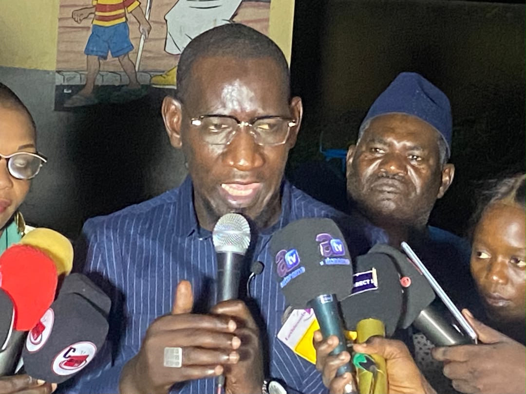 DÉSHERBAGE DES ÉCOLES À THIÈS-NORD : MASSAMBA DIOP INTERPELLE LA MAIRIE